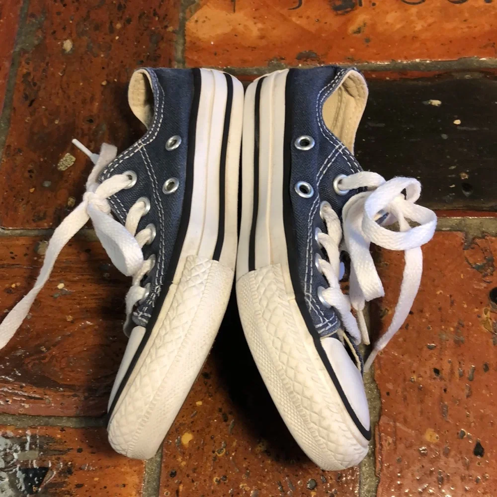 CONVERSE all star Navy & white sneakers sz11